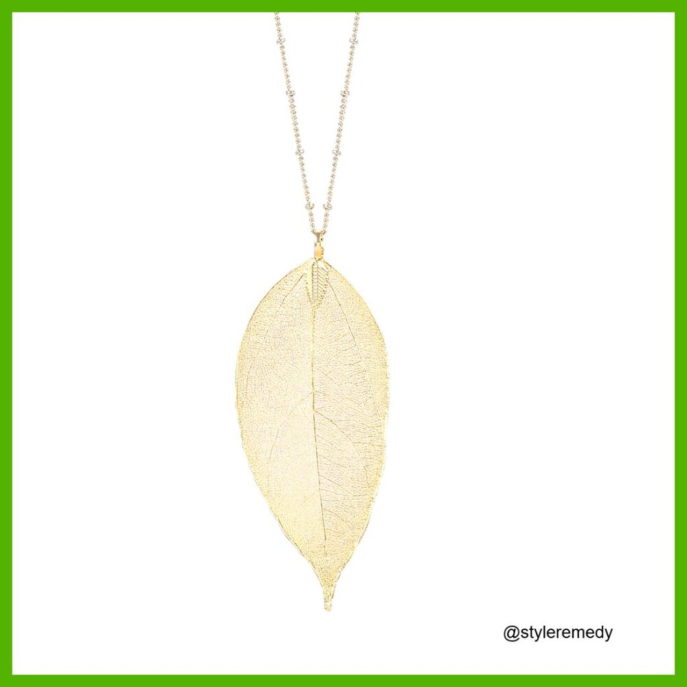 Gold-Tone Filigree Leaf Pendant Necklace Earring Set 30 Inch Chain